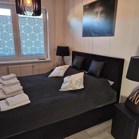 Cinema Apartment *